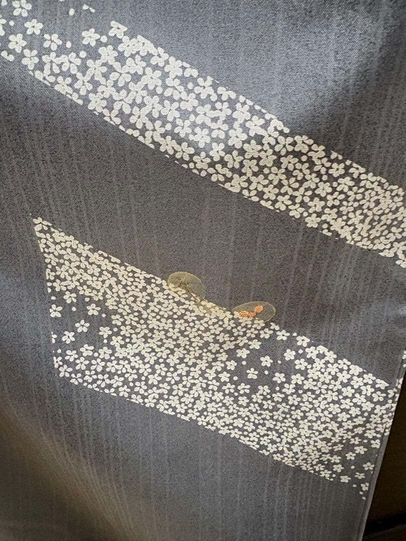 美品★大島紬　訪問着　花　松葉　刺繍　トールサイズ　ワイドサイズ　グレー　鉛色