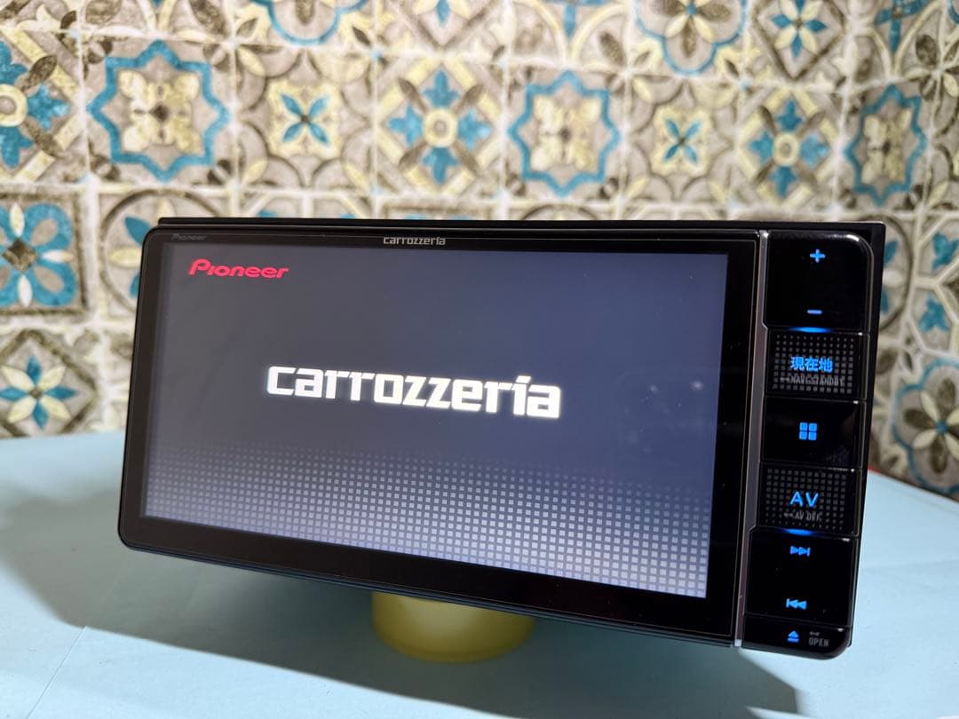 カーナビ AVIC-TW712- 2021. Carrozzeria.