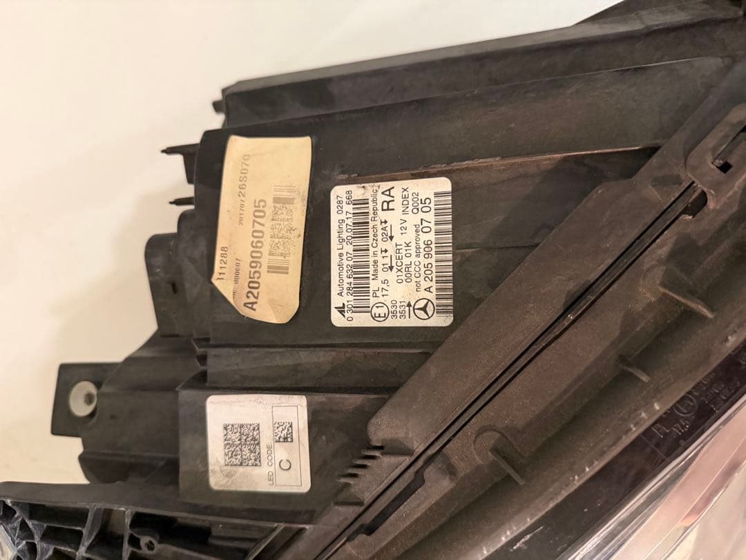 【即日発送】メルセデスベンツCクラスW205前期中古ヘッドライトセット