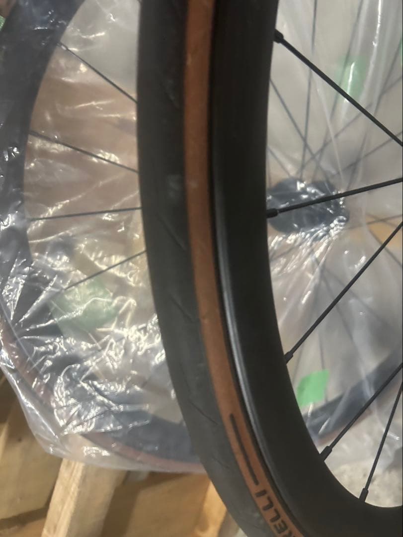 Bontrager 完組ホイール Pirelliタイヤ付き