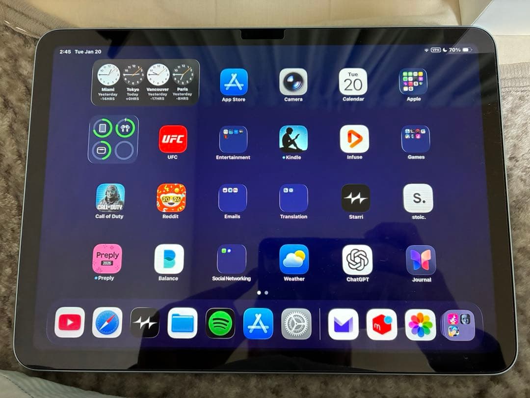 ほぼ未使用　iPad Air (M3) 256GB WI-FI