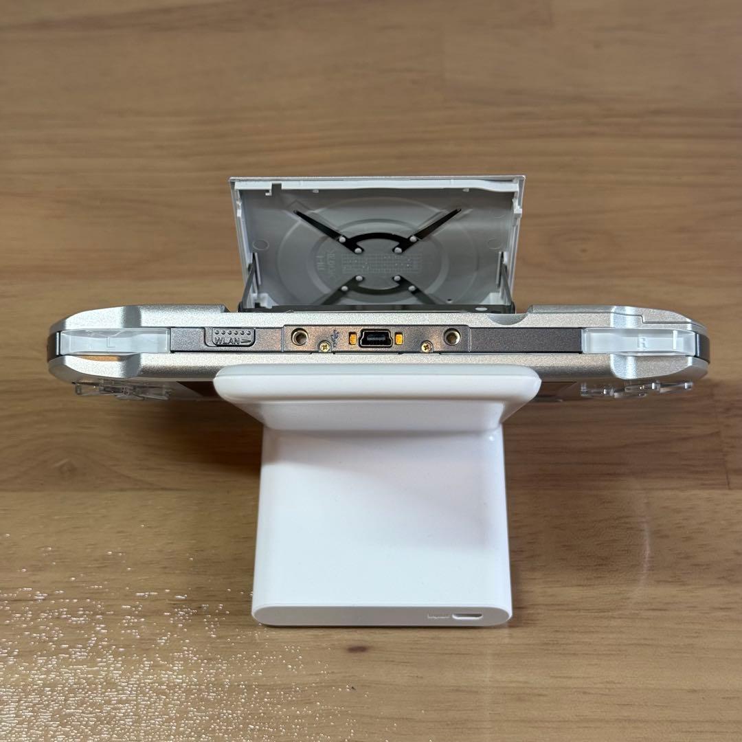 4-006【極美品】PSP-3000 ミスティック シルバー