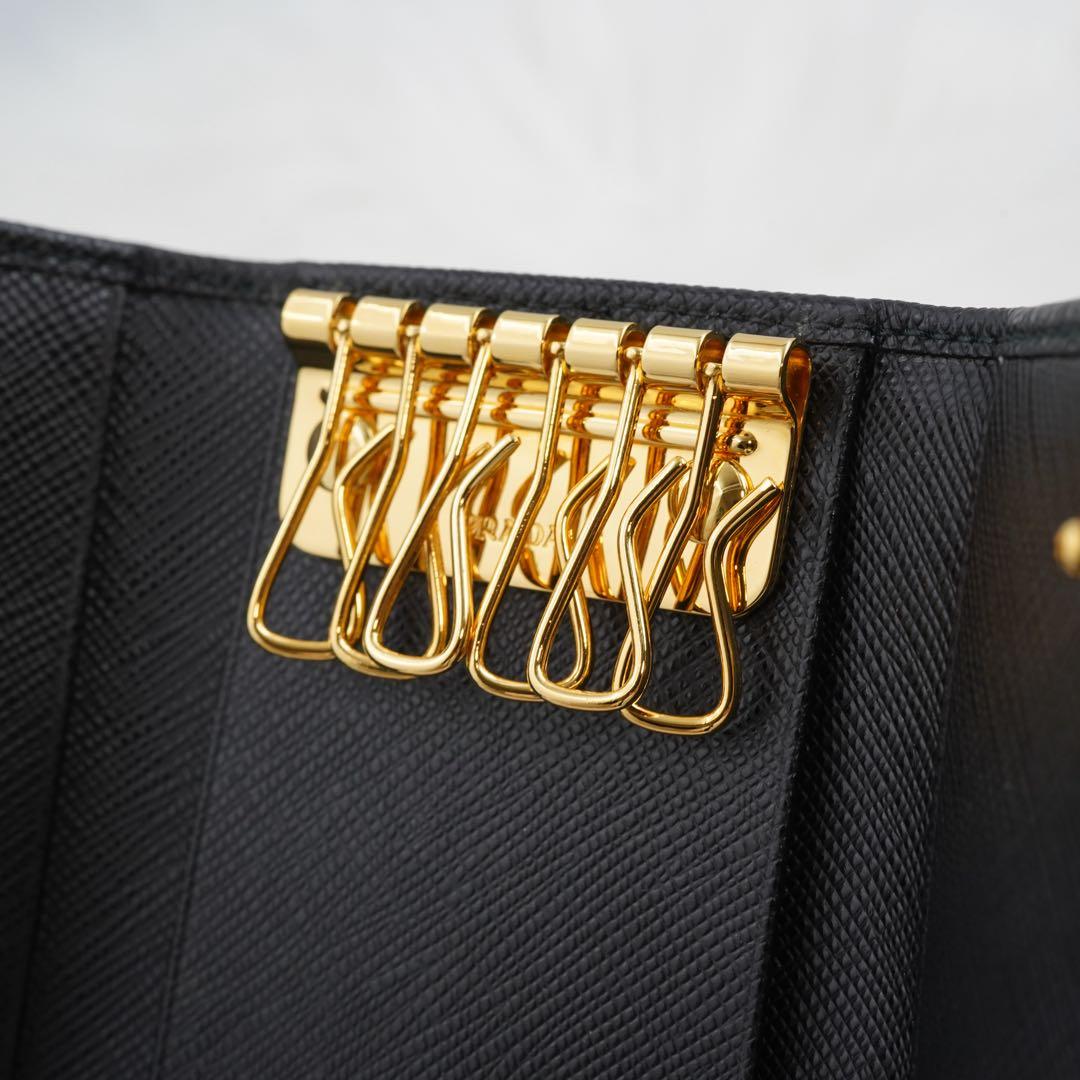 未使用品　箱付き　PRADA プラダ　キーケース　サフィアーノレザー　ブラック
