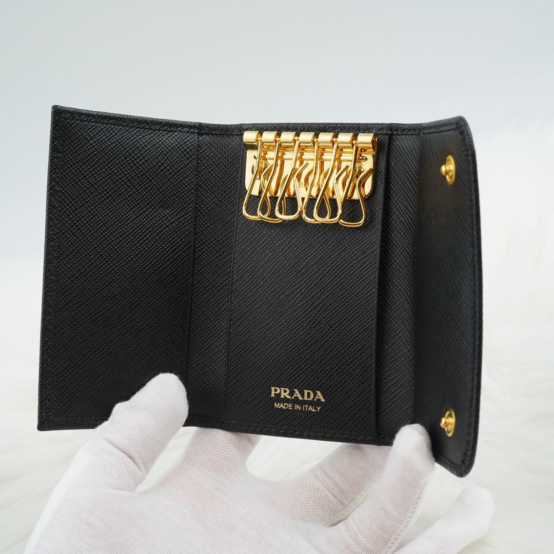 未使用品　箱付き　PRADA プラダ　キーケース　サフィアーノレザー　ブラック