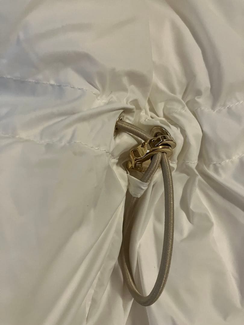 新品タグ付　Moncler モンクレール　ダウンベスト