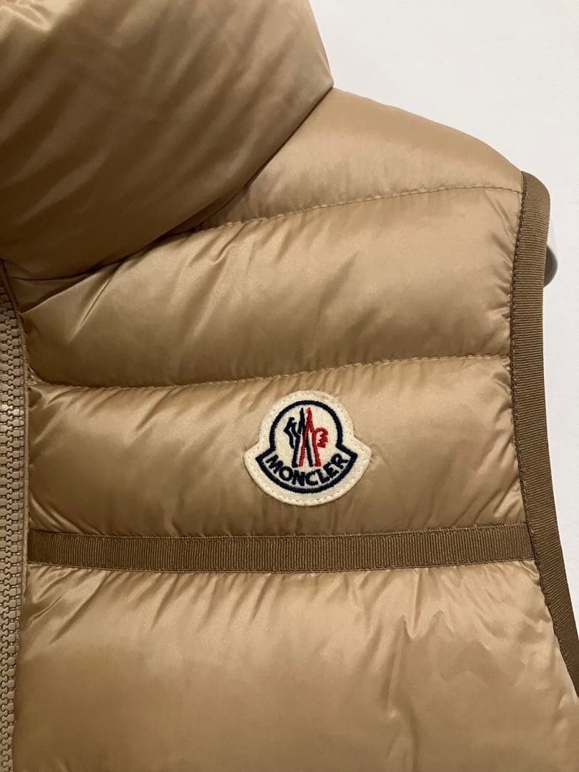 新品タグ付　Moncler モンクレール　ダウンベスト