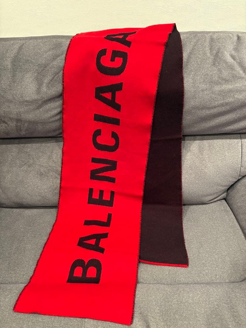 BALENCIAGA ロゴ マフラー