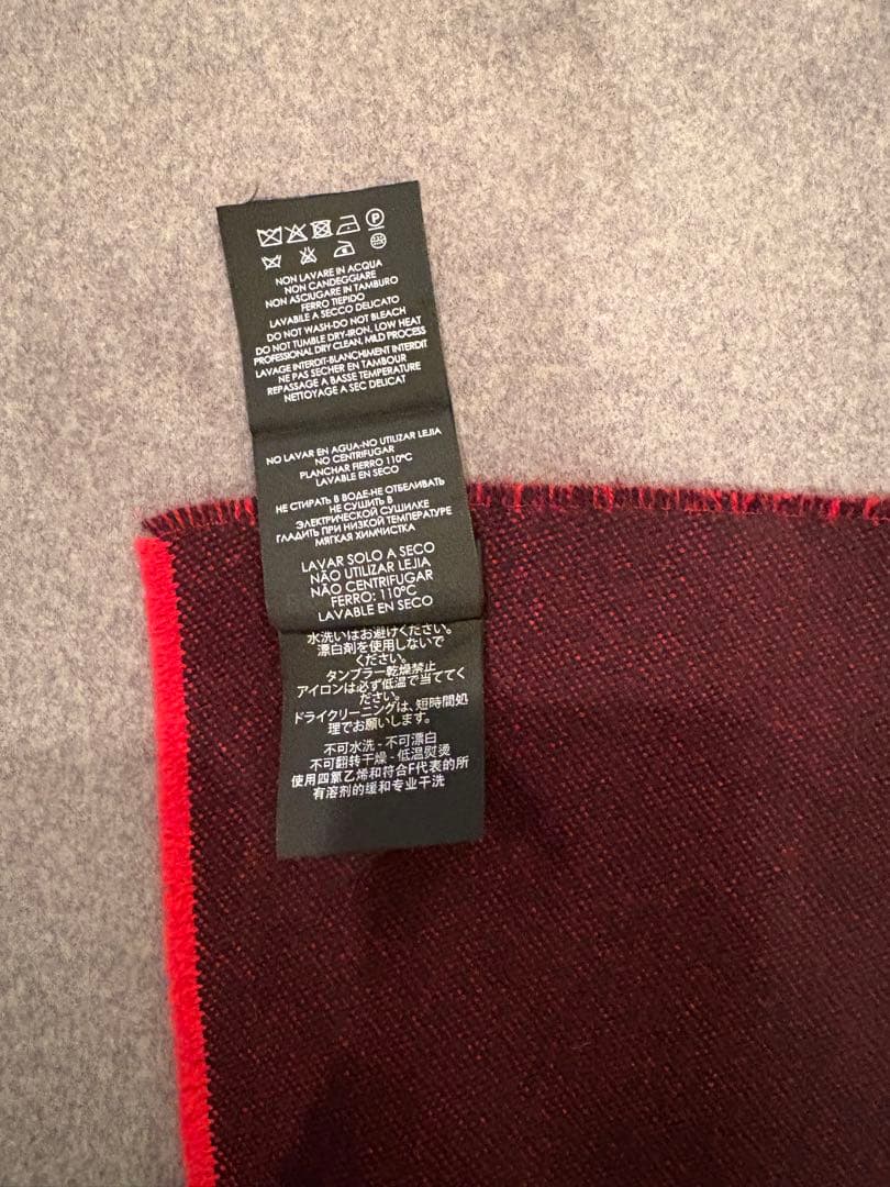 BALENCIAGA ロゴ マフラー