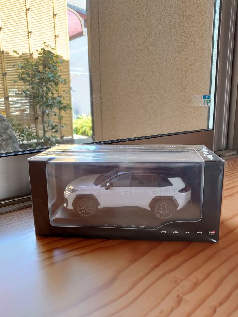 【GRスポーツ】新型RAV4　GRスポーツ　ブラック×プラチナホワイト