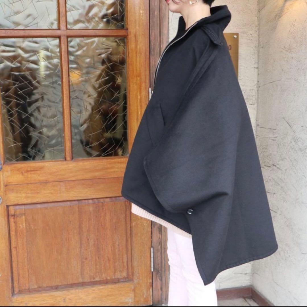 ヘレンチア　リバーシブルポンチョ　2way ケープコート　黒色