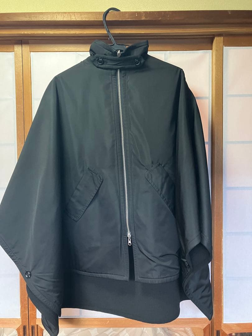 ヘレンチア　リバーシブルポンチョ　2way ケープコート　黒色