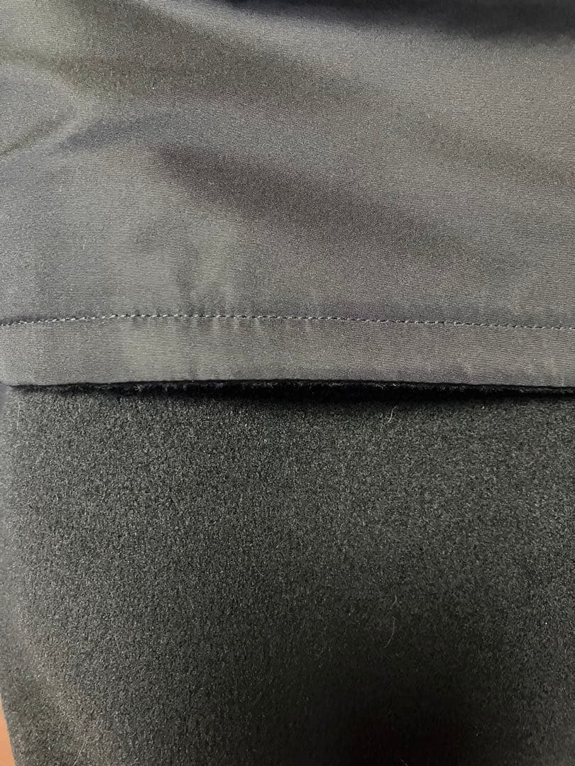 ヘレンチア　リバーシブルポンチョ　2way ケープコート　黒色