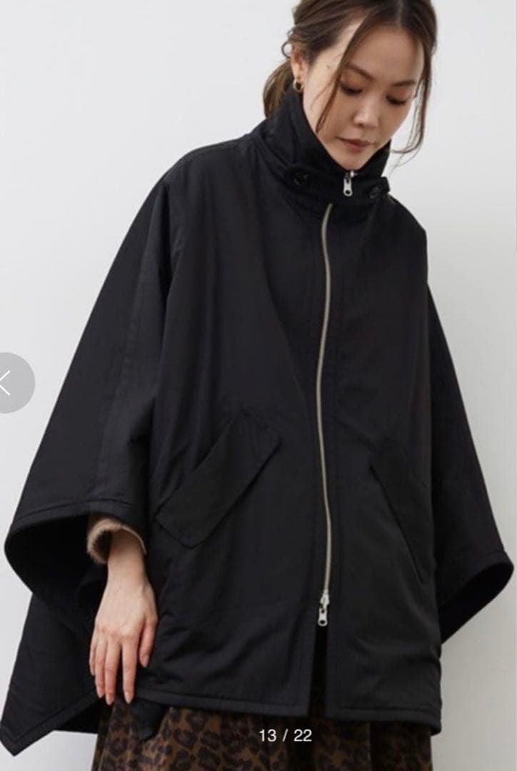 ヘレンチア　リバーシブルポンチョ　2way ケープコート　黒色