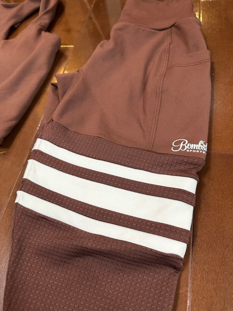 ボムシェル bombshell　sportswear