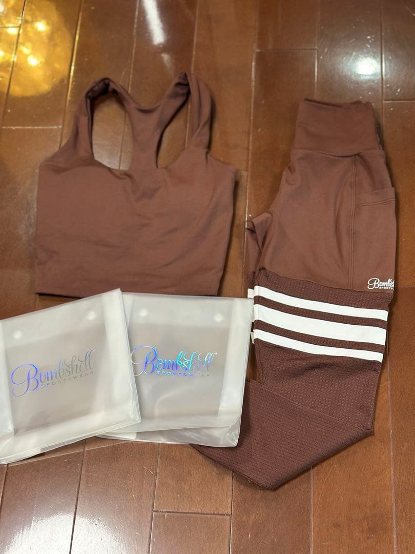 ボムシェル bombshell　sportswear