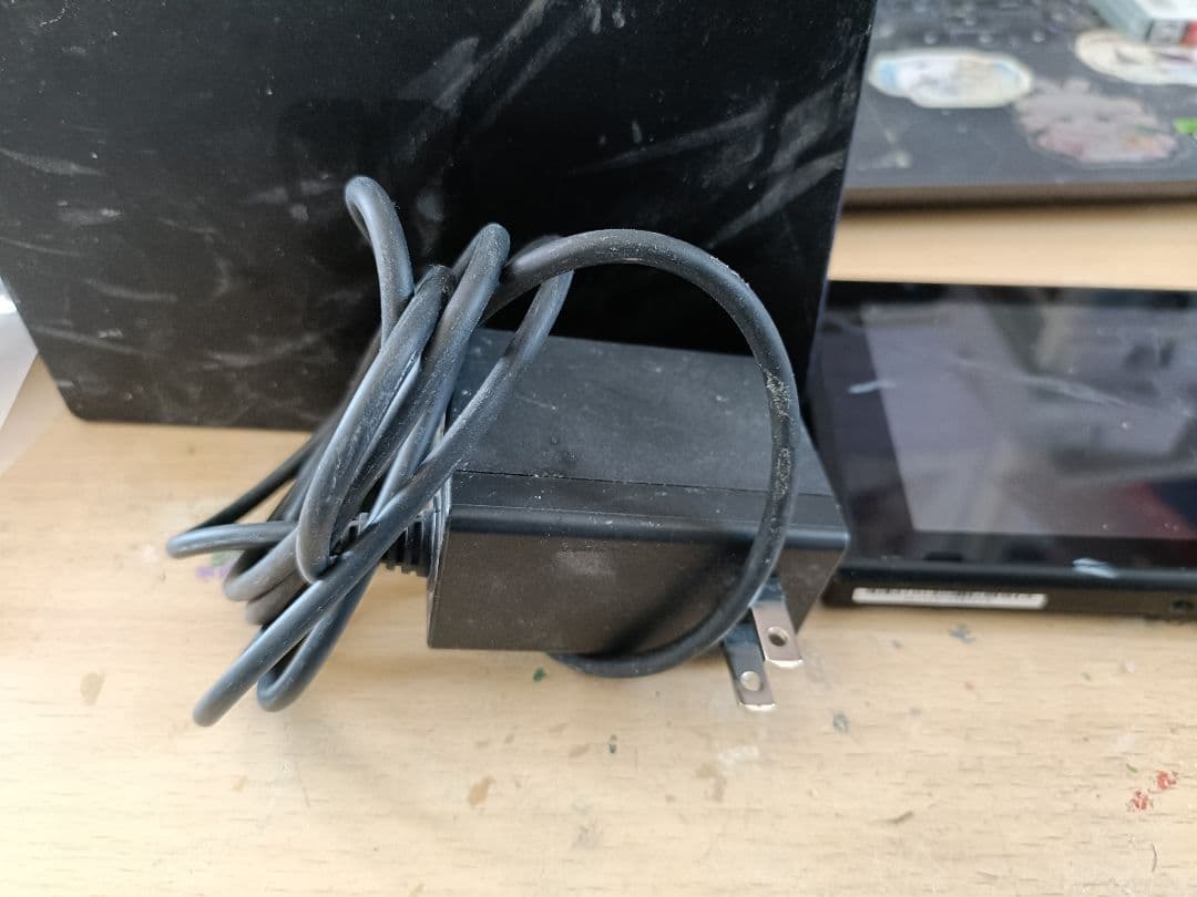 Nintendo switch本体+ドック(状態かなり悪め)