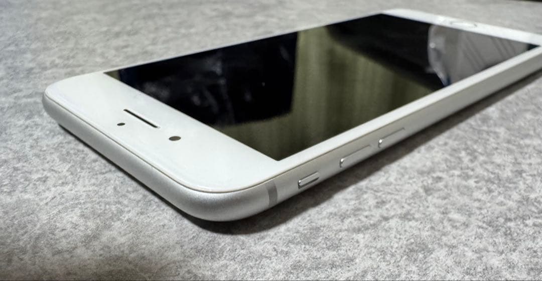 Apple iPhone 8 Plus シルバー 本体