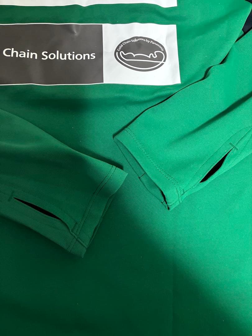 ガンバ大阪　PROトレーニングハーフジップトップ　サイズL 新品タグ付 値下げ