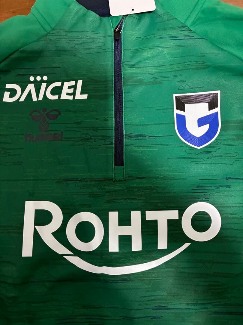 ガンバ大阪　PROトレーニングハーフジップトップ　サイズL 新品タグ付 値下げ