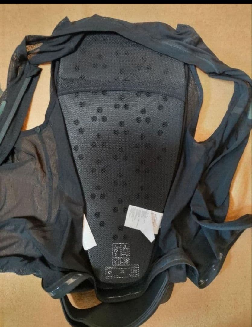 未使用保管品 SAROMON サロモン ベストタイプ バックプロテクター