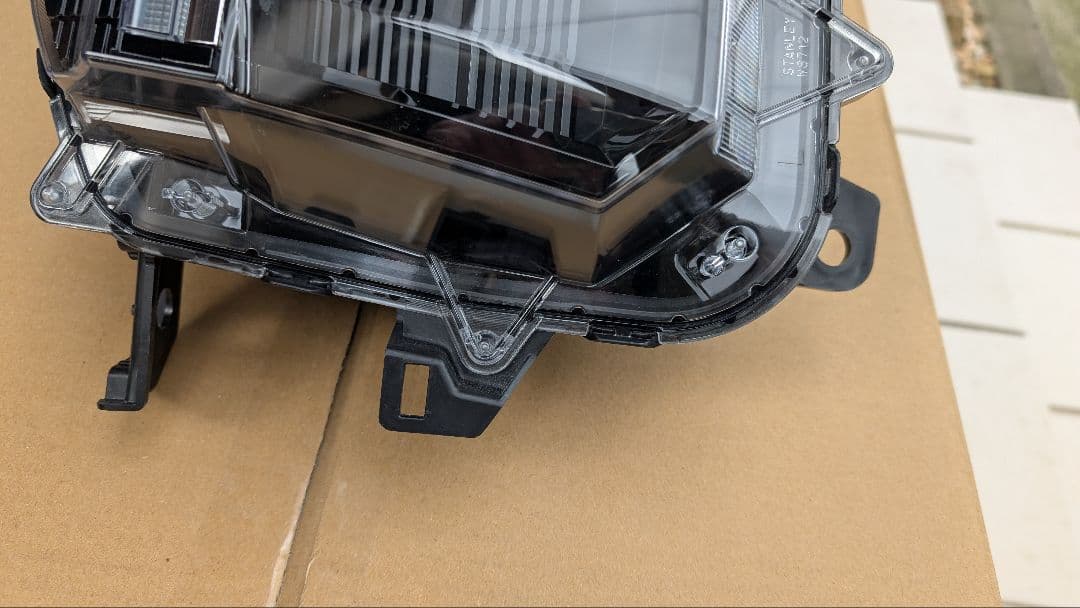 ホンダ　N-BOX JF5.6 左ヘッドライト