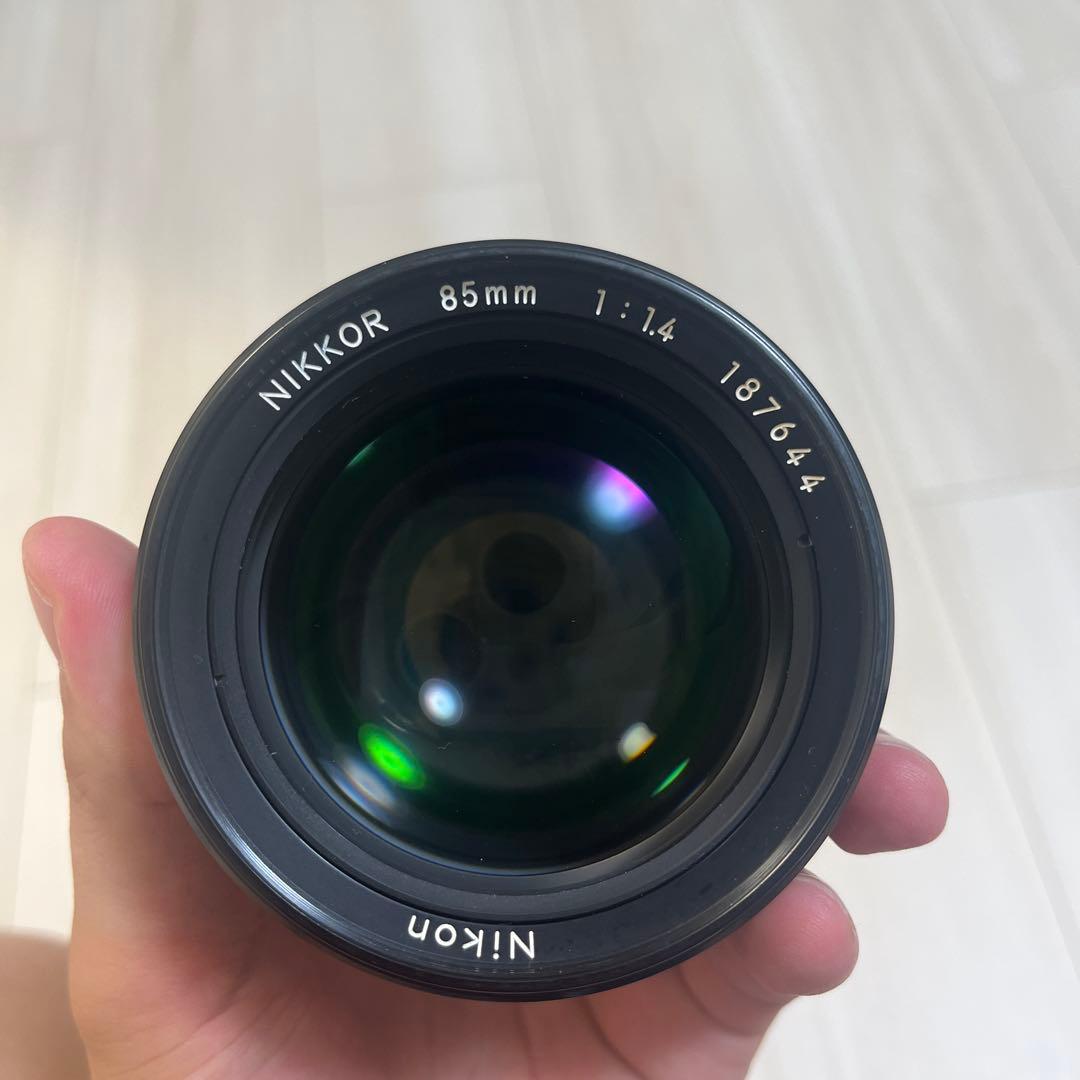 美品Nikkor 85mm f/1.4 レンズ