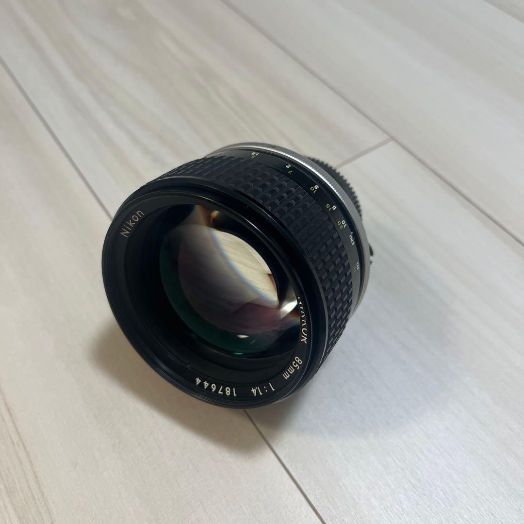 美品Nikkor 85mm f/1.4 レンズ