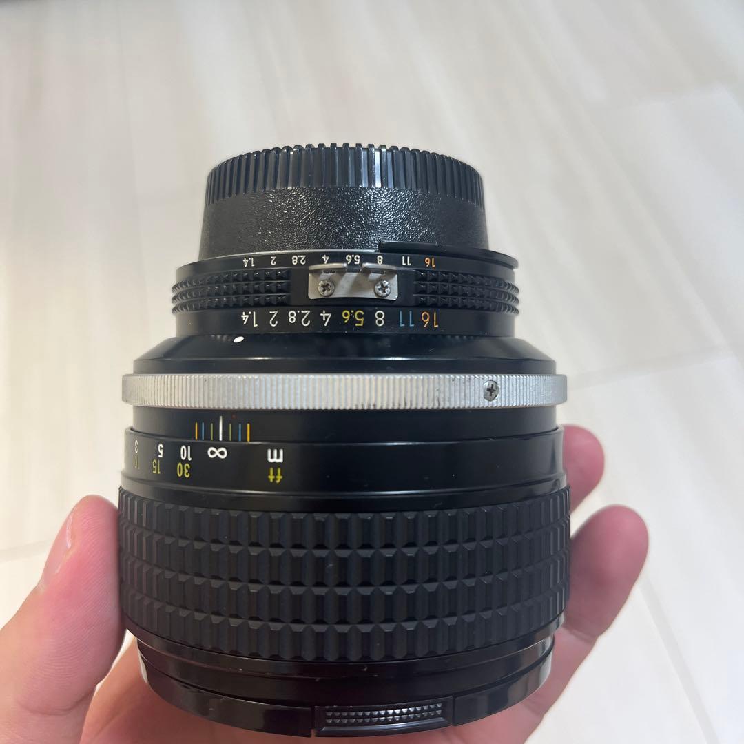 美品Nikkor 85mm f/1.4 レンズ