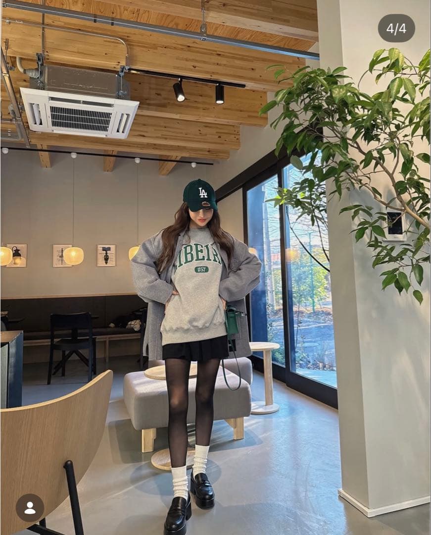 【あみさん着用】LIBEIROリベイロカレッジロゴプルオーバートレーナー