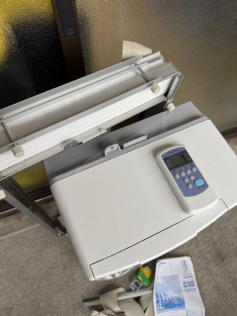 2023年製　コロナルームエアコン　ウインド形冷房専用　CW-F1623R