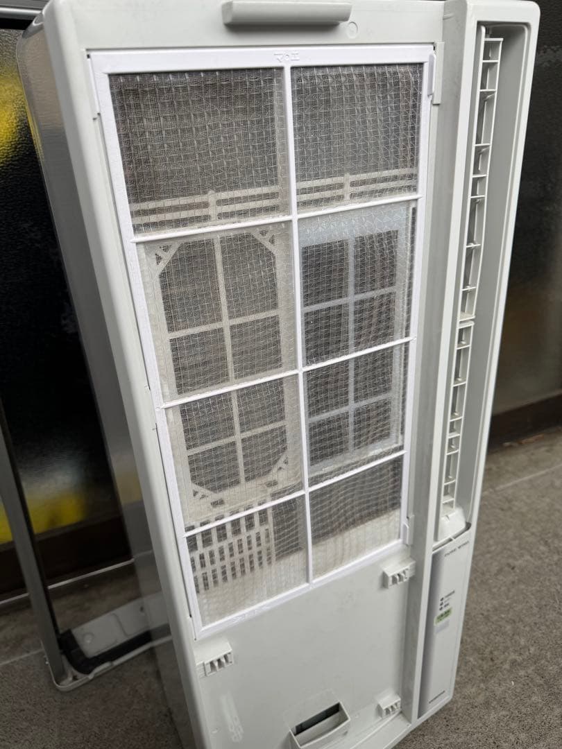 2023年製　コロナルームエアコン　ウインド形冷房専用　CW-F1623R