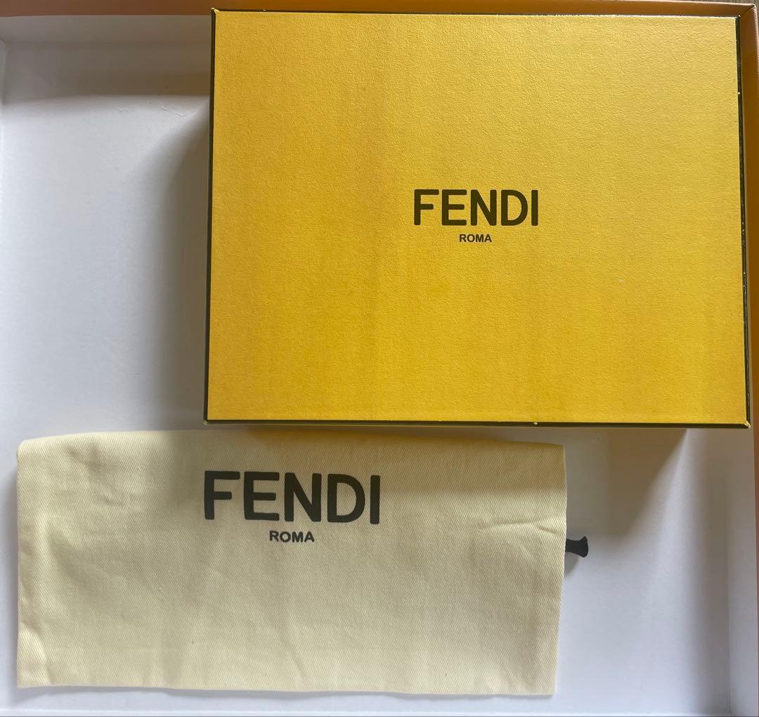 美品✨FENDI フェンディ　ピーカブー　セレリア　レザー　長財布　グレー