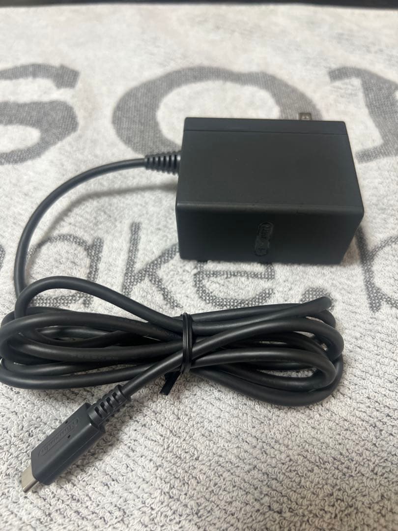 Nintendo switch Lite コーラルピンク