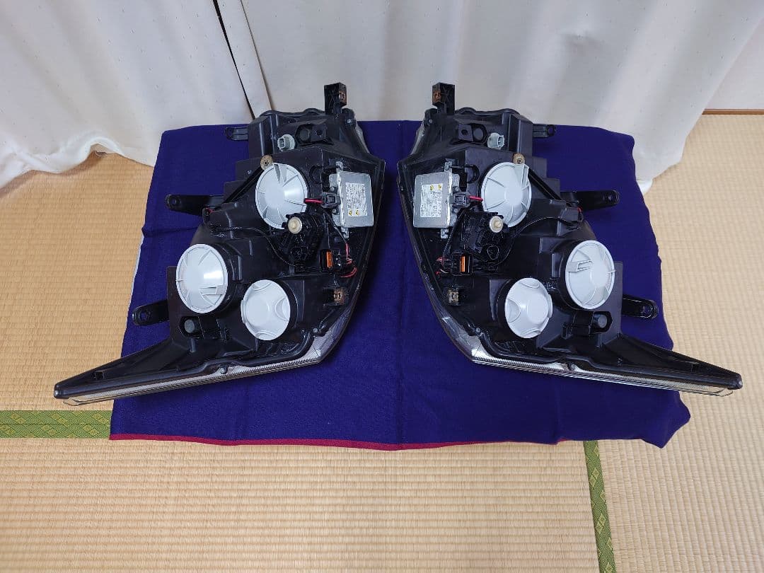 デリカD5　純正ヘッドライト　左右　美品　早い者勝ち❕️