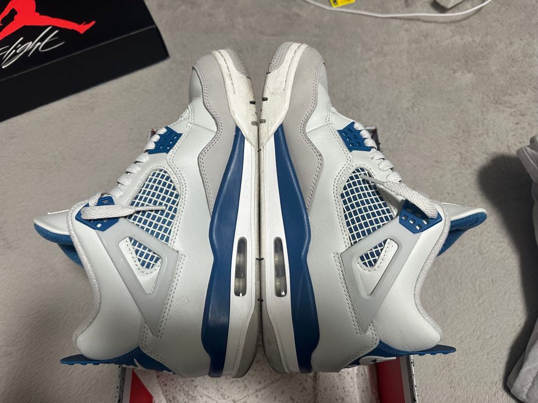 AIR JORDAN 4 RETRO オフホワイト/ブルー