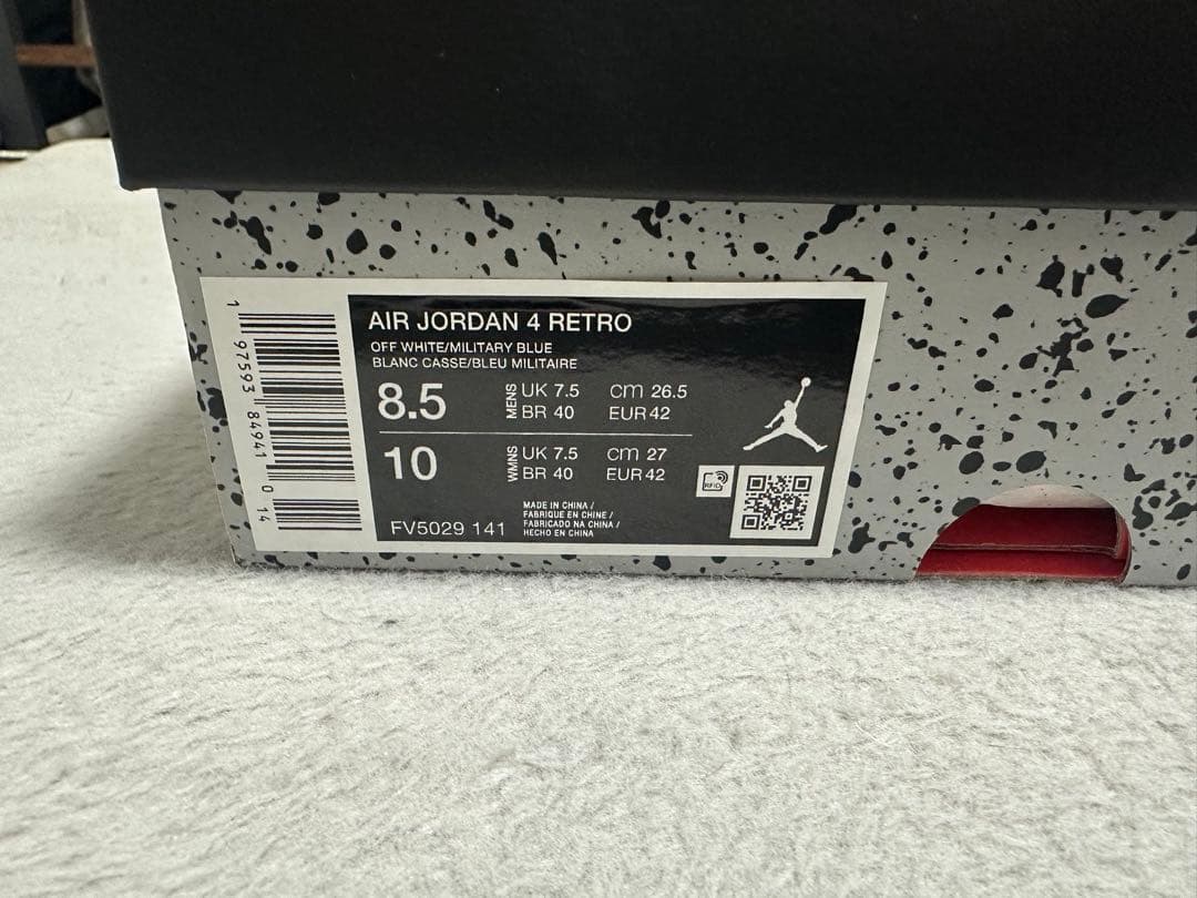 AIR JORDAN 4 RETRO オフホワイト/ブルー