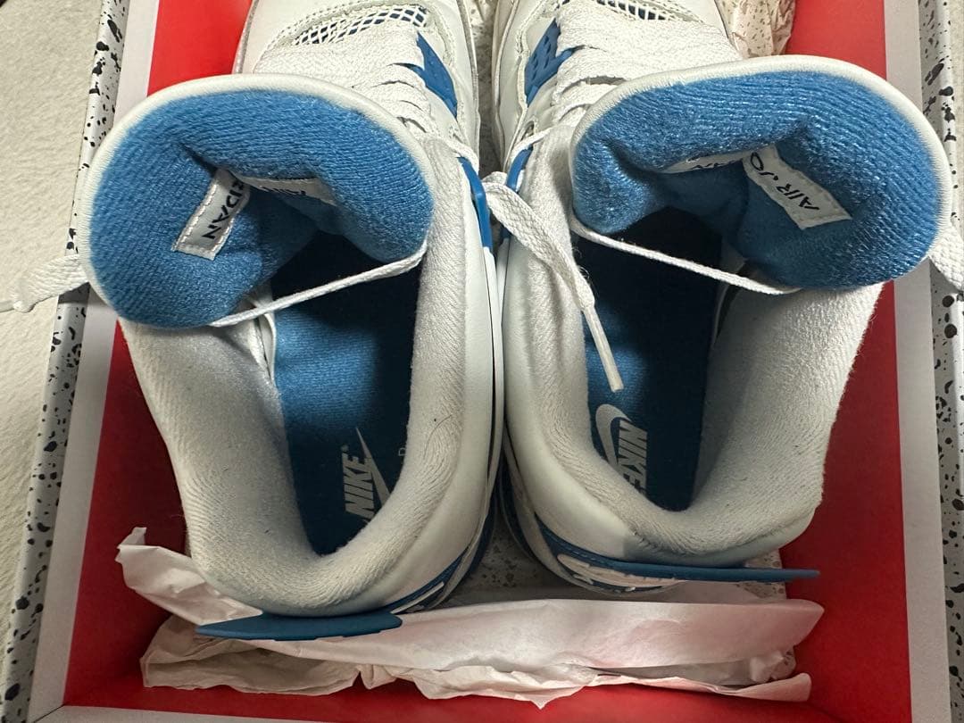 AIR JORDAN 4 RETRO オフホワイト/ブルー