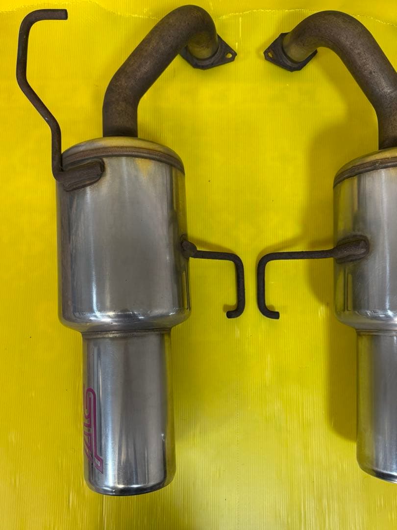 スバル レガシィ BP5 および BL5 (STI) マフラー