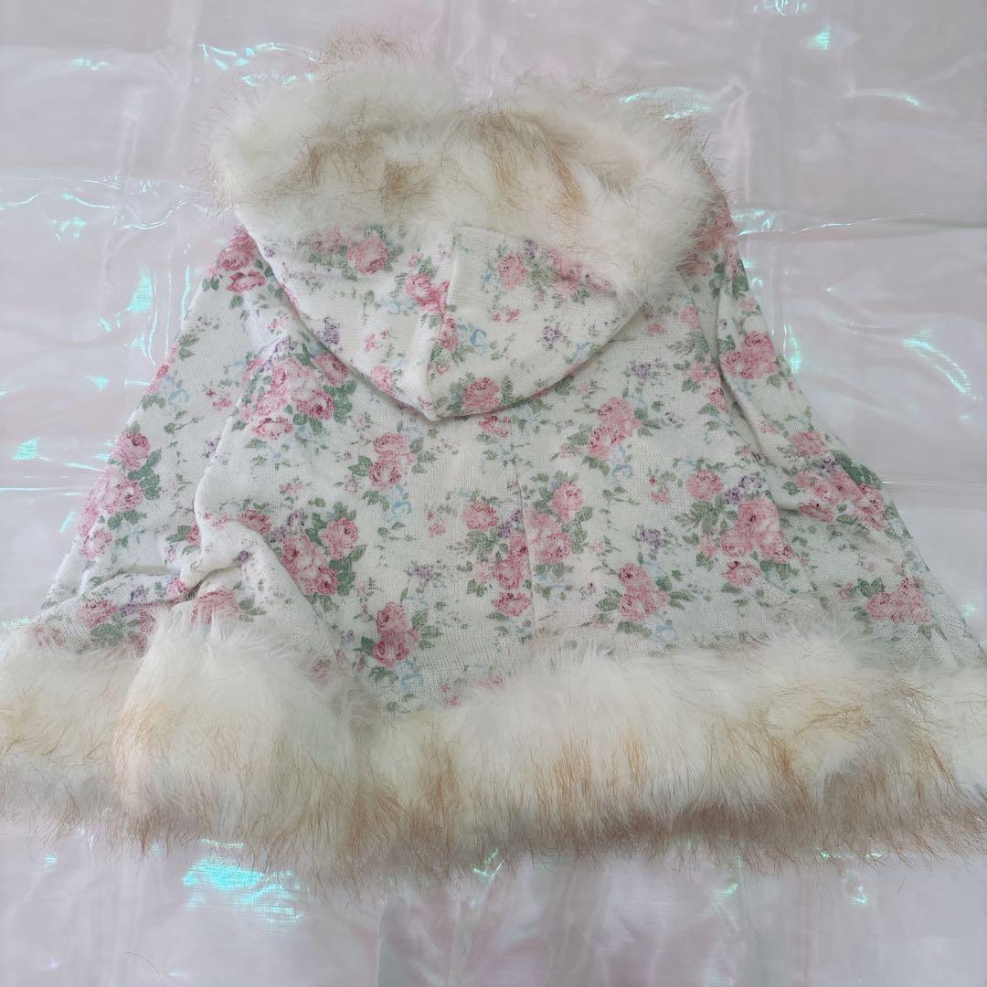 LIZLISAリズリサ　フード付花柄ポンチョ　ケープ　クリーム色