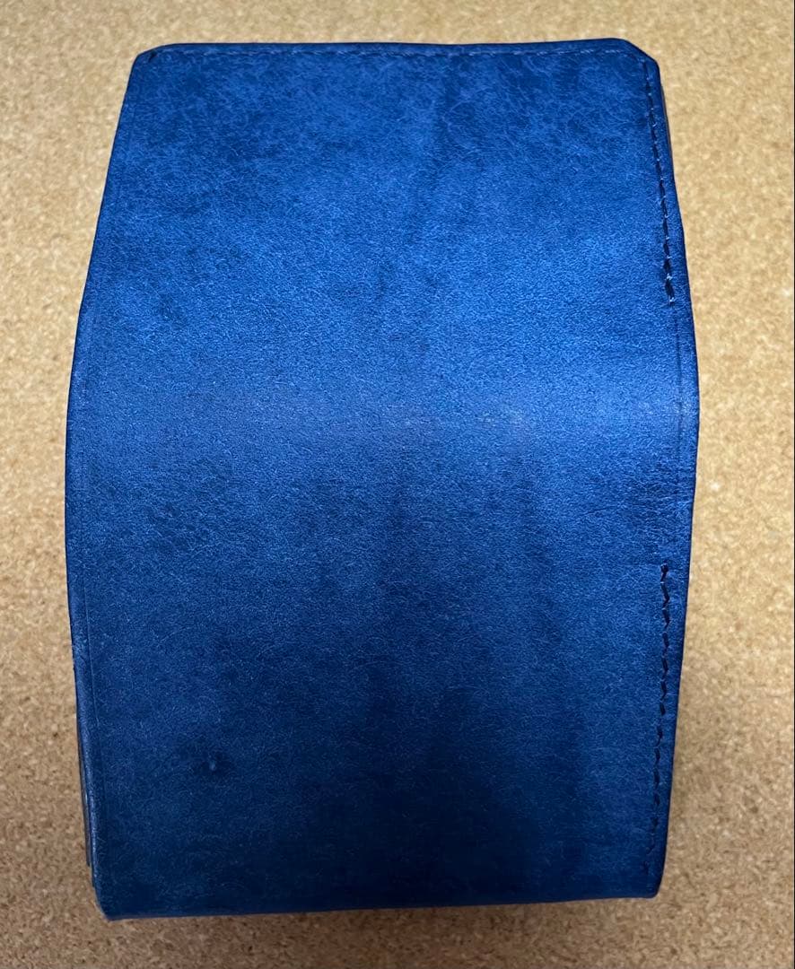 コンパクト二つ折り財布