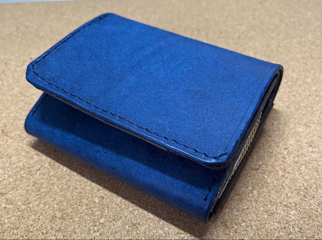 コンパクト二つ折り財布