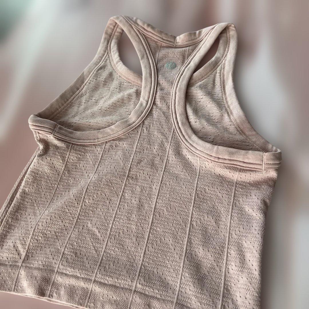 ルルレモン　レーサーバックタンクトップ &クロップドT 2点