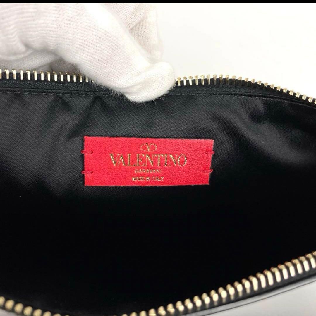 最終値下げヴァレンティノ ガラヴァーニ　ロゴ　クラッチバッグ　レザー　ブラック