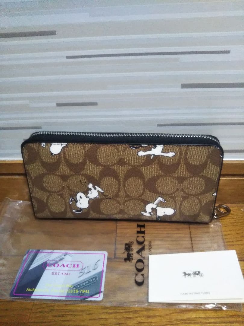 COACH スヌーピー柄 長財布ラウンドファスナー