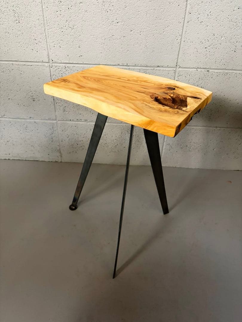 榧木サイドテーブル　コーヒーテーブル　ナイトテーブル　観葉植物置き台