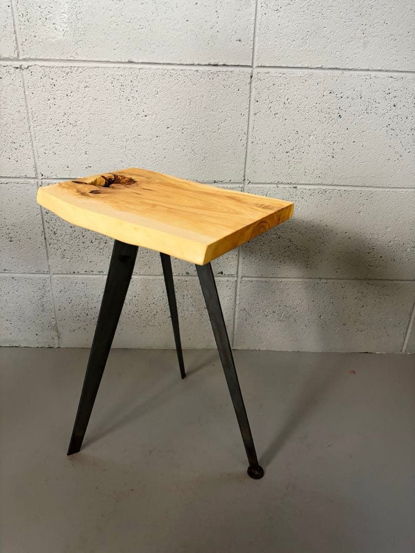 榧木サイドテーブル　コーヒーテーブル　ナイトテーブル　観葉植物置き台