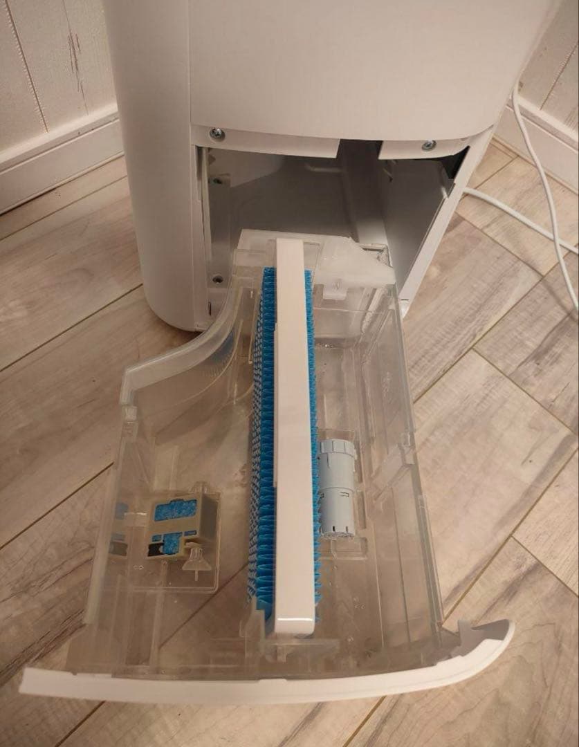 【美品】シャープ 除加湿空気清浄機 KI-RD50-W