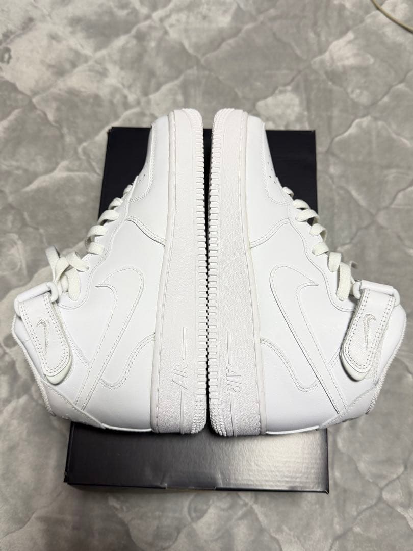 Nike エアフォース 1 ‘07 MID