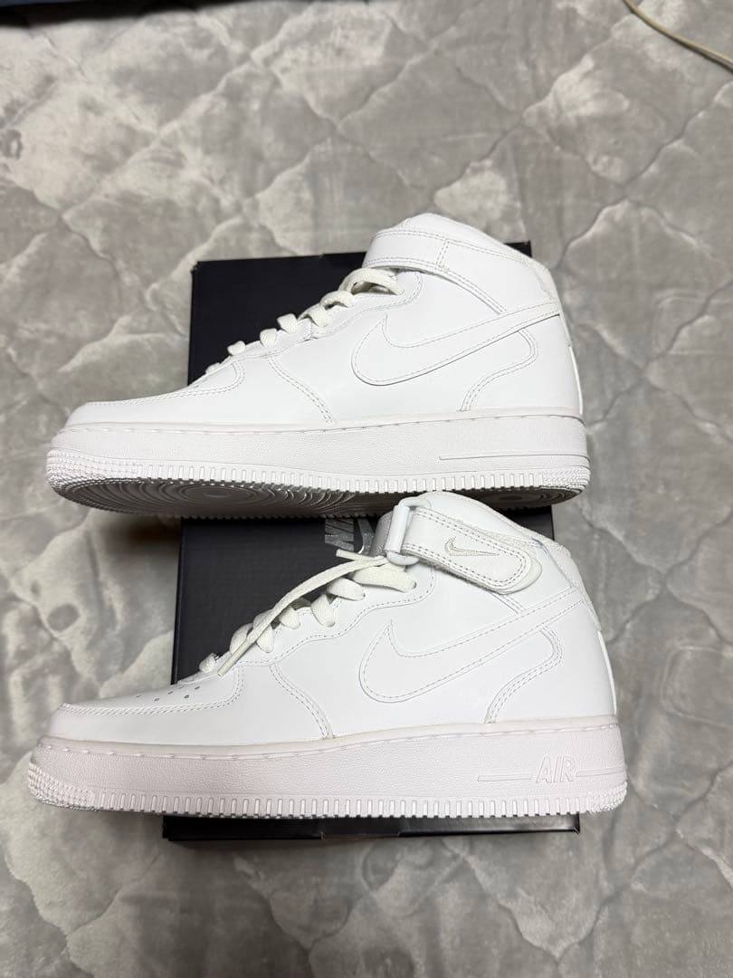 Nike エアフォース 1 ‘07 MID