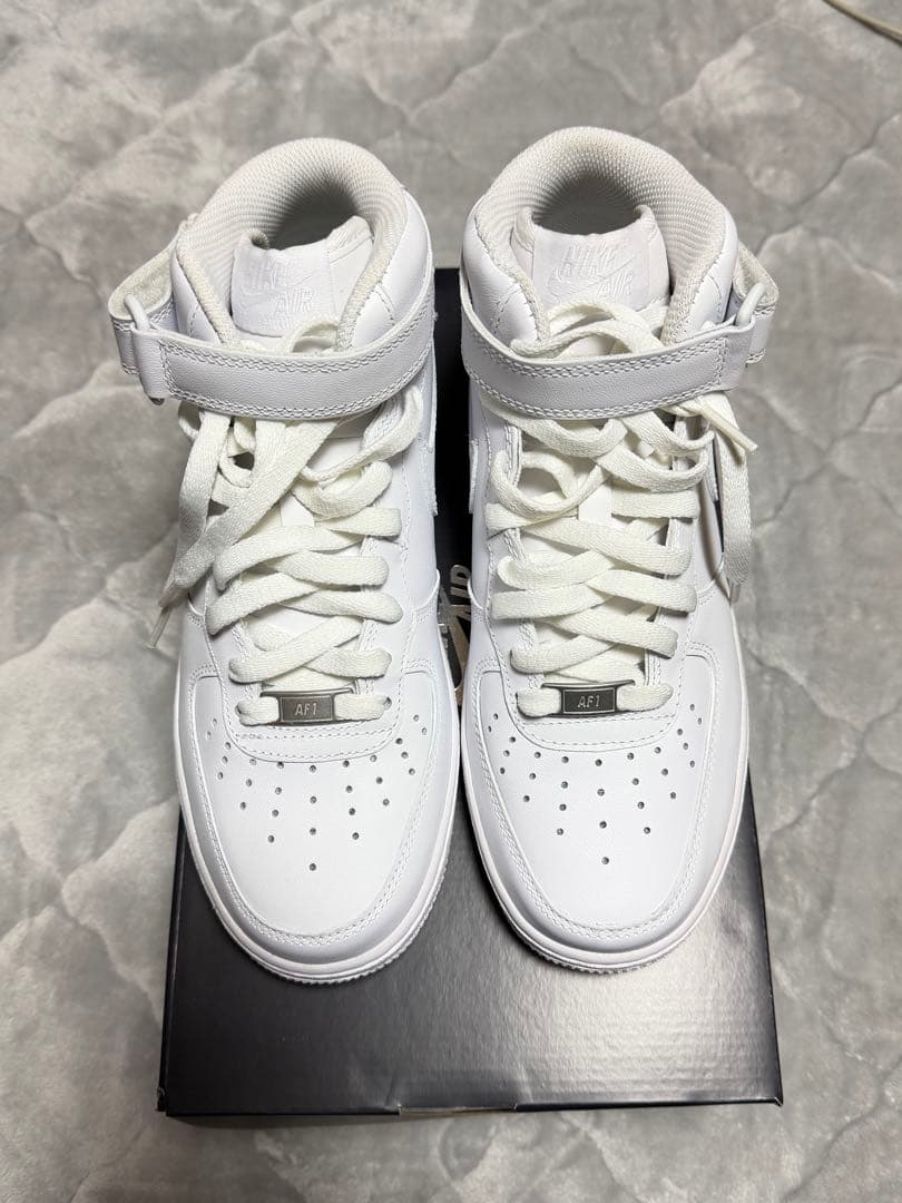 Nike エアフォース 1 ‘07 MID